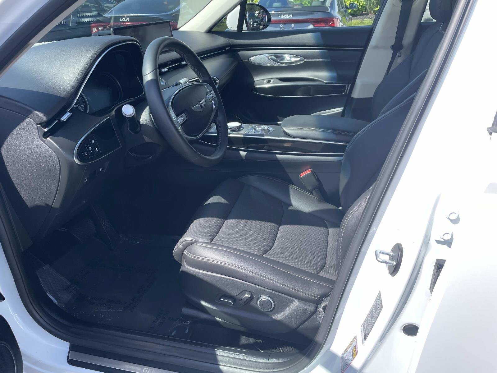 Used 2024 Genesis GV70 2.5T AWD/4WD image 19