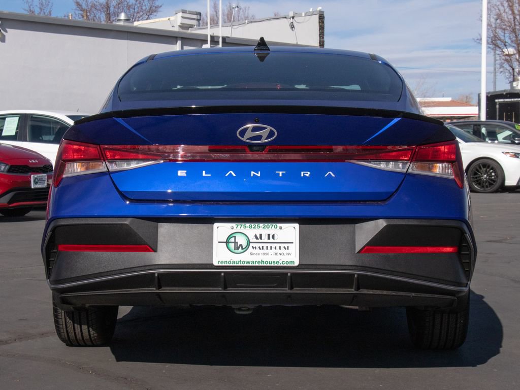 Used 2025 Hyundai Elantra Sport image 6