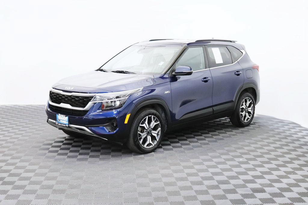 Used 2023 Kia Seltos EX AWD/4WD image 3