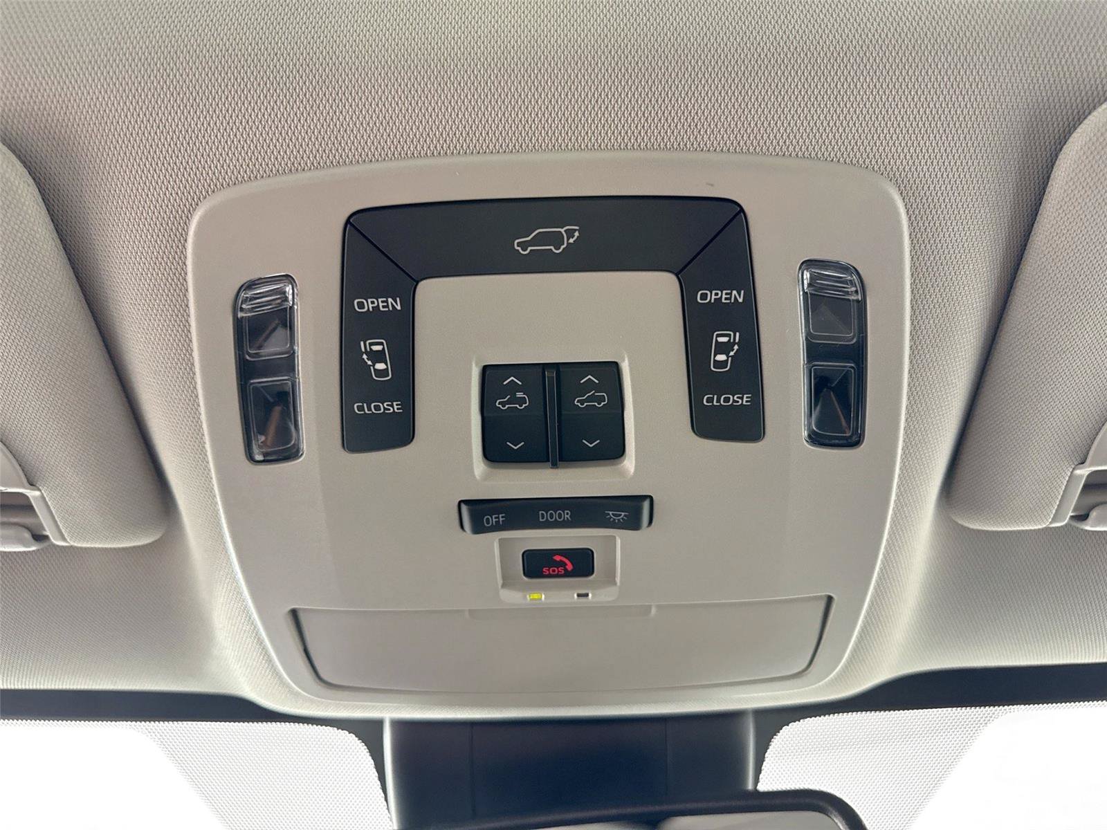 Certified 2026 Toyota Sienna XLE FWD image 24