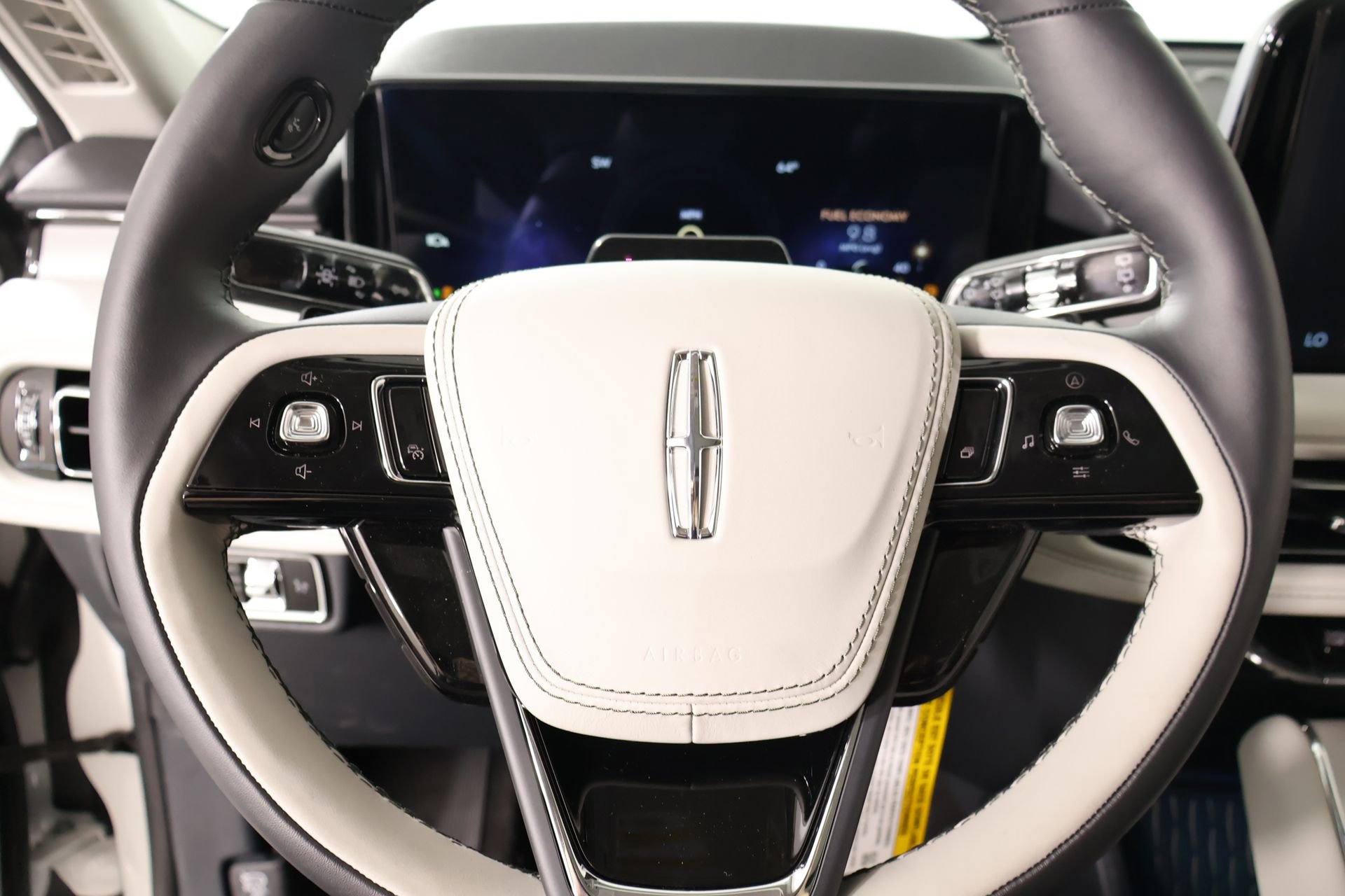 New 2026 Lincoln Aviator Reserve AWD/4WD image 3
