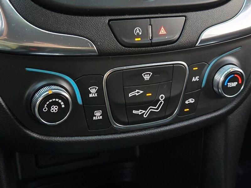 Used 2022 Chevrolet Equinox LT image 18