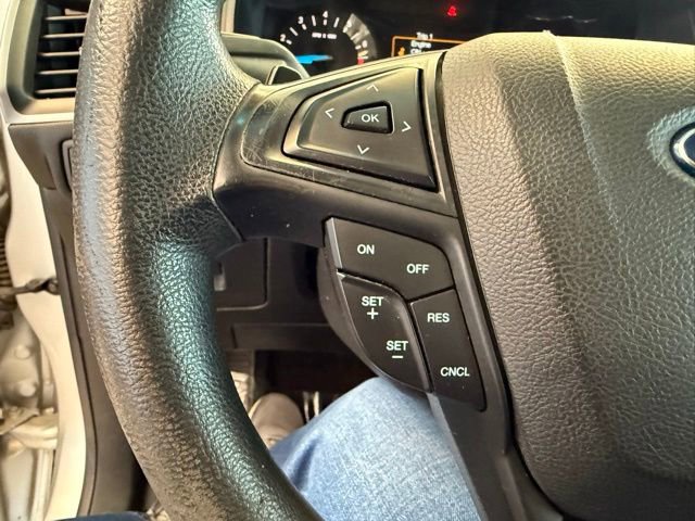 Used 2017 Ford Edge SE image 18