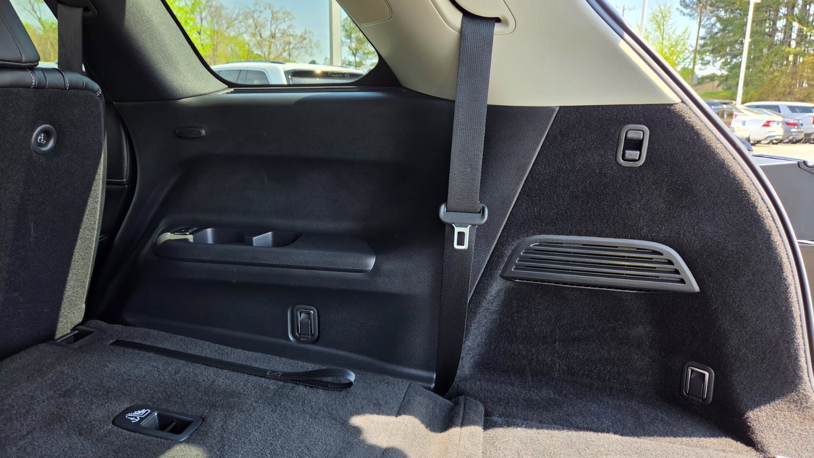 Used 2023 INFINITI QX60 Luxe w/ Vision Package image 62