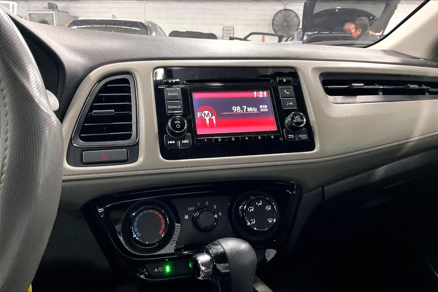 Used 2017 Honda HR-V LX image 35