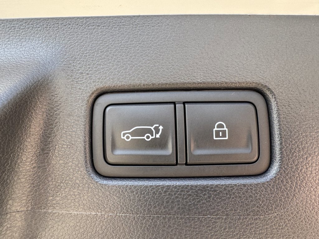 Used 2024 Hyundai Santa Fe Limited image 40