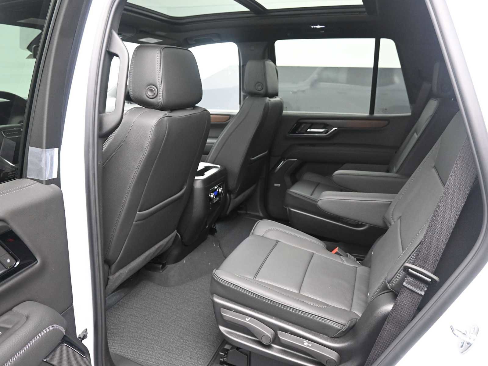 New 2026 GMC Yukon Denali w/ Sun & Power Step Package AWD/4WD image 25