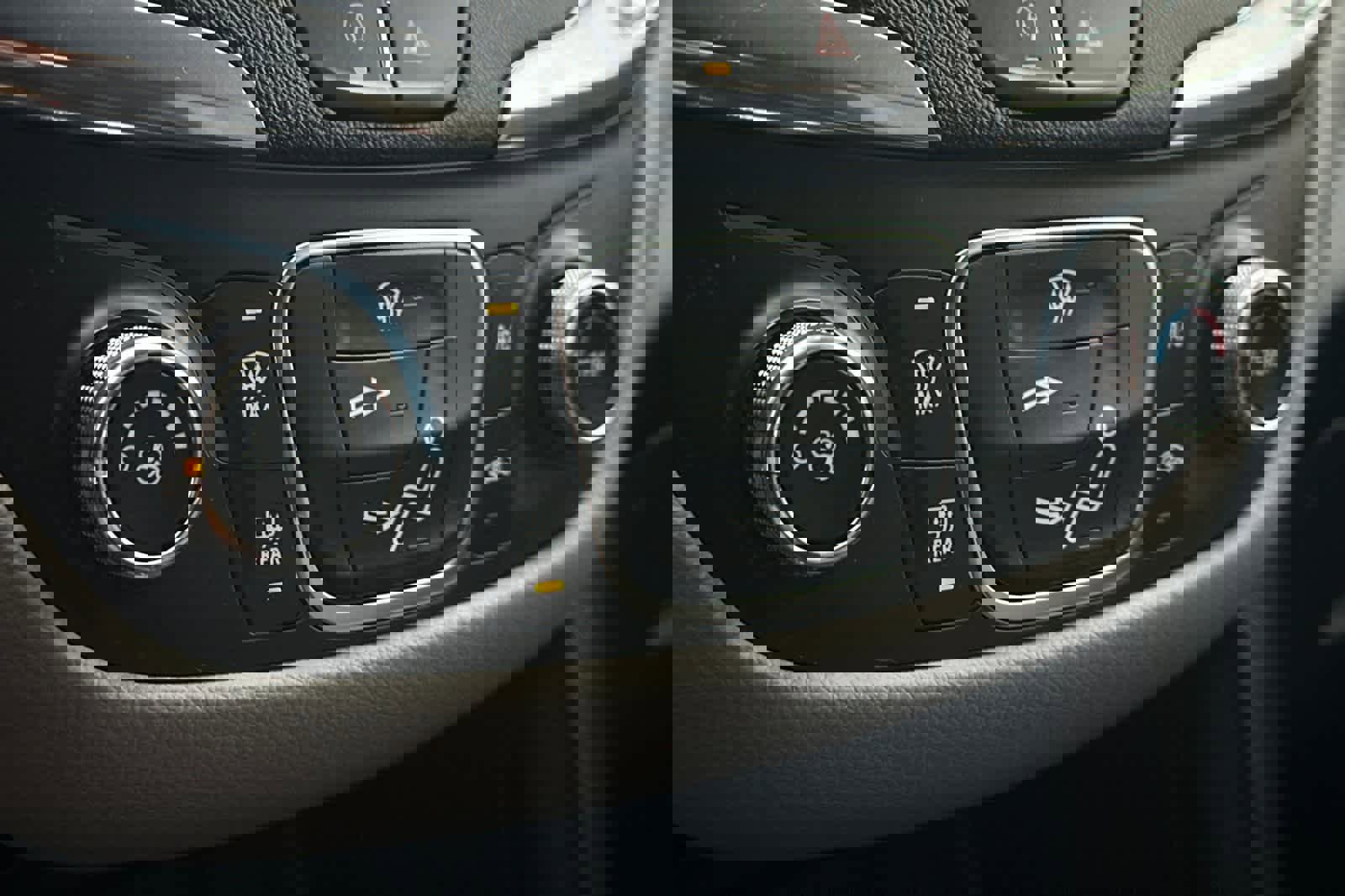 Used 2023 Chevrolet Equinox LT image 24