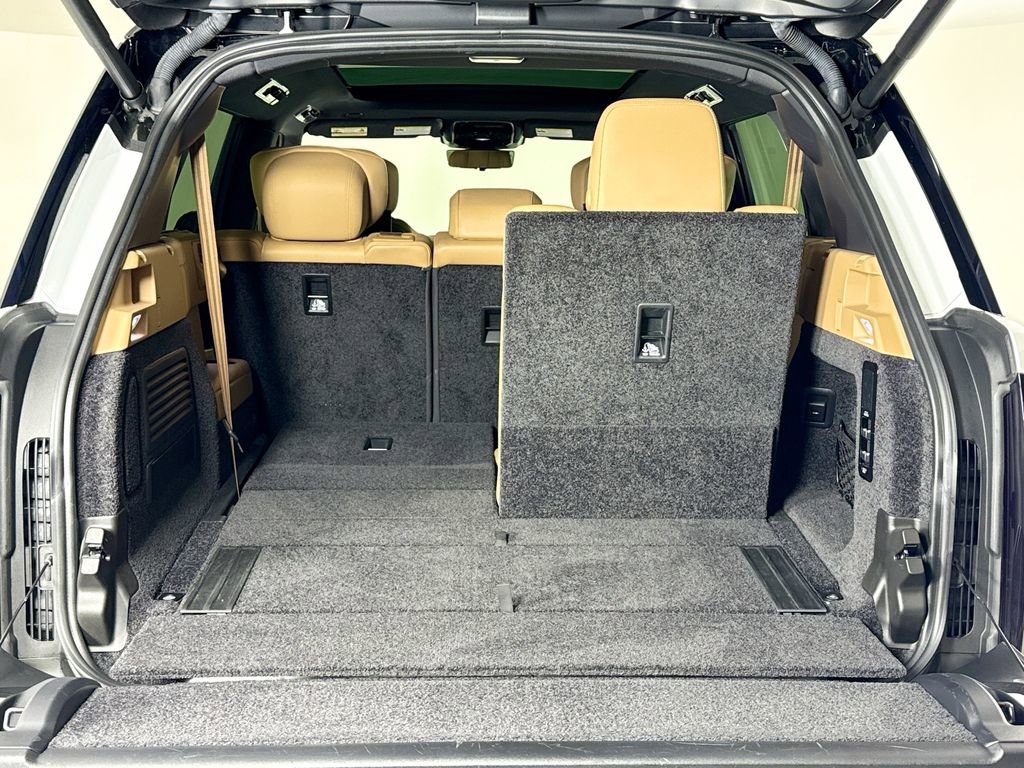 Used 2024 Land Rover Range Rover Long Wheelbase Autobiography image 27