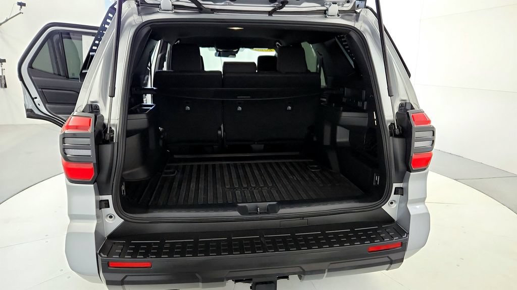 Certified 2025 Toyota 4Runner SR5 AWD/4WD image 18