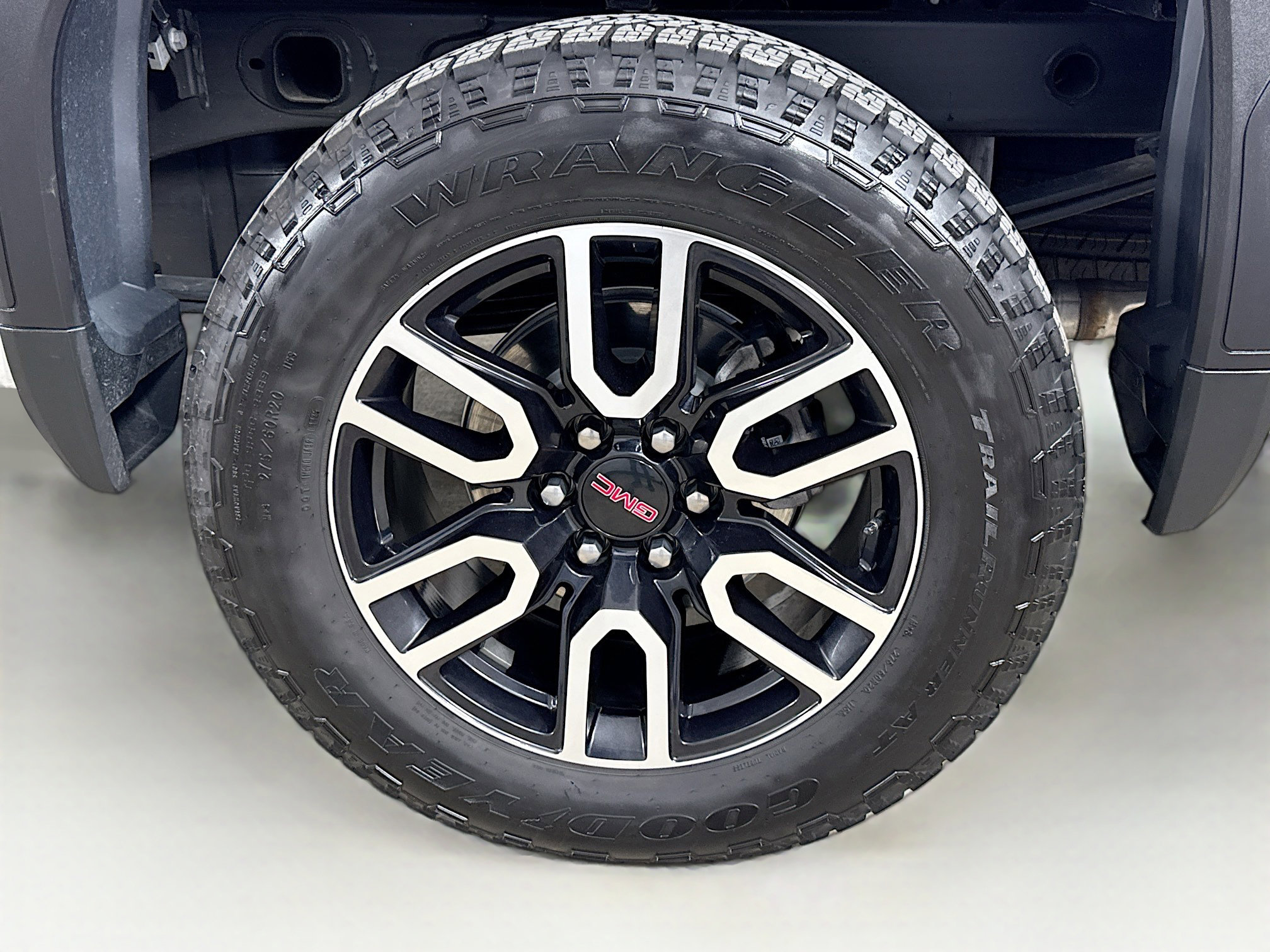 Used 2026 GMC Sierra 1500 AT4 w/ AT4 Premium Package AWD/4WD image 33