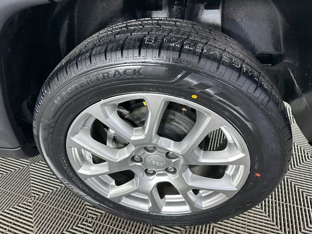 Used 2023 Jeep Compass Latitude w/ Sun and Sound Group image 5