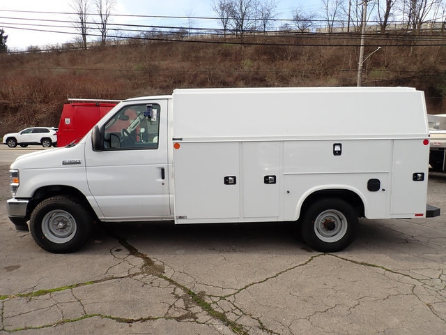 New 2026 Ford E-350 and Econoline 350 Super Duty w/ Power Equipment Group RWD image 2