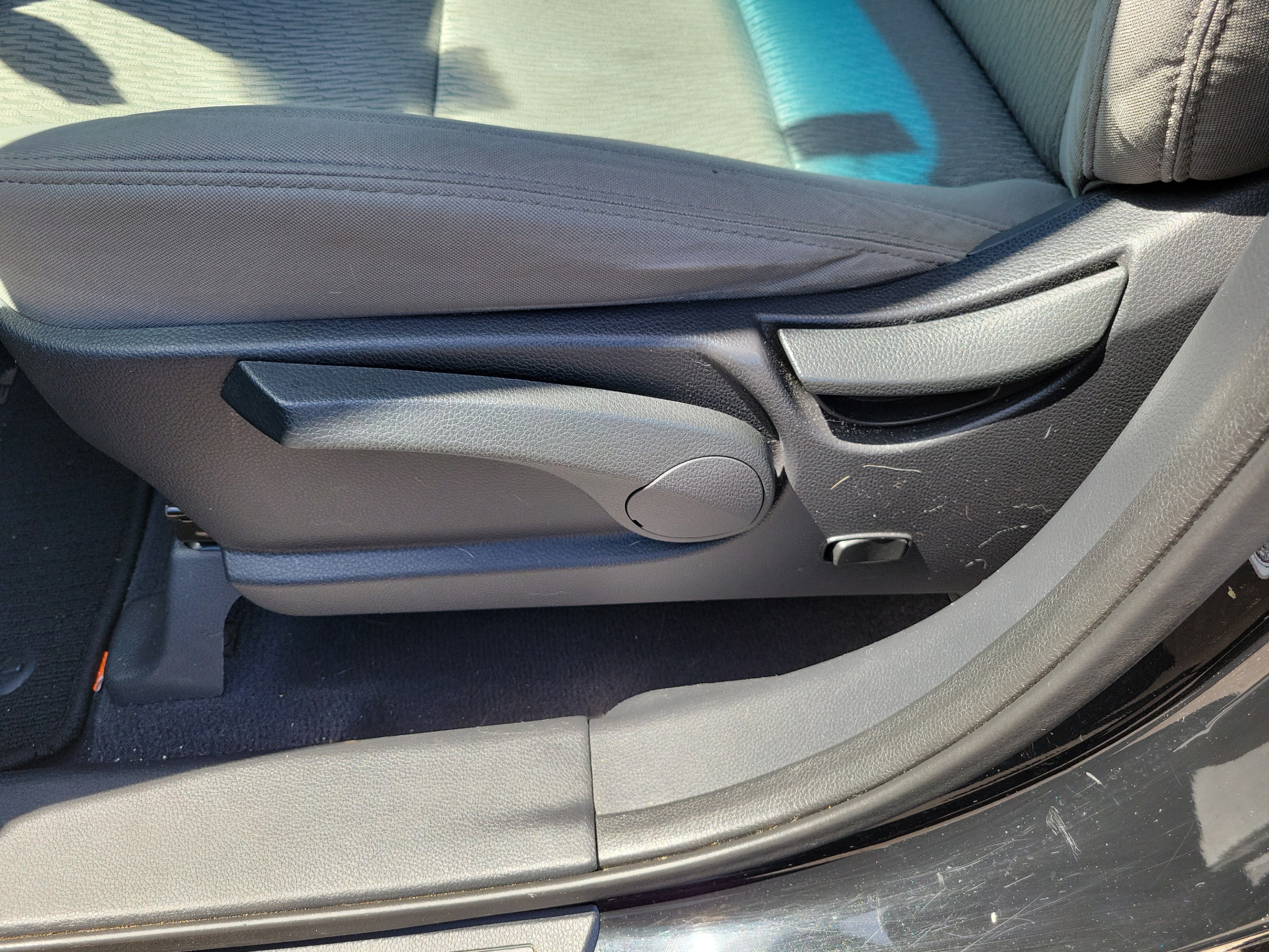 Used 2015 Hyundai Santa Fe Sport FWD image 25