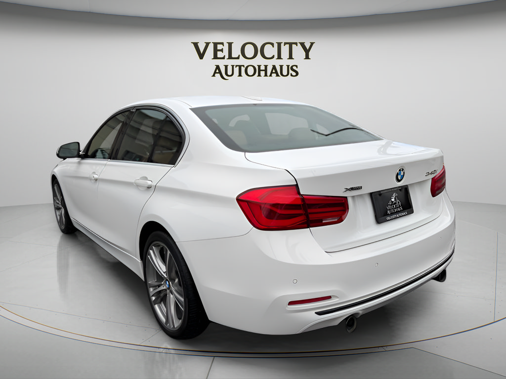 Used 2017 BMW 340i xDrive Sedan AWD/4WD image 5