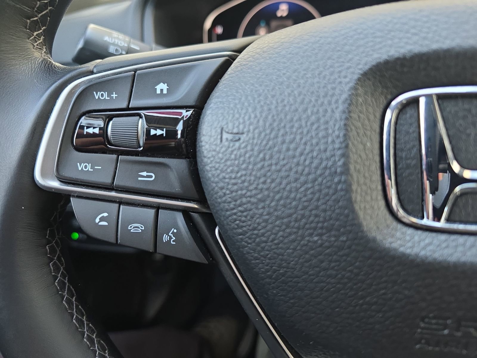 Certified 2018 Honda Accord Touring image 19