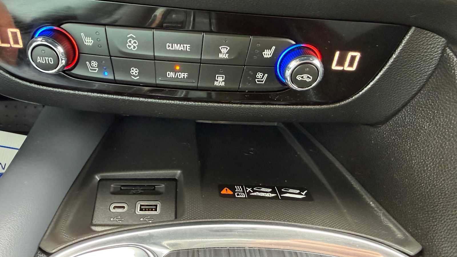 Used 2024 Buick Enclave Premium AWD/4WD image 25