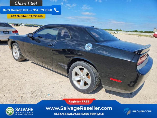 Used 2012 Dodge Challenger SXT RWD image 3