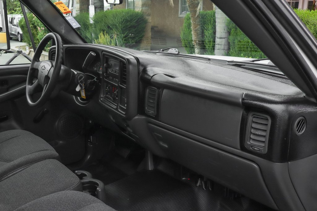 Used 2004 Chevrolet Silverado 3500 W/T image 30