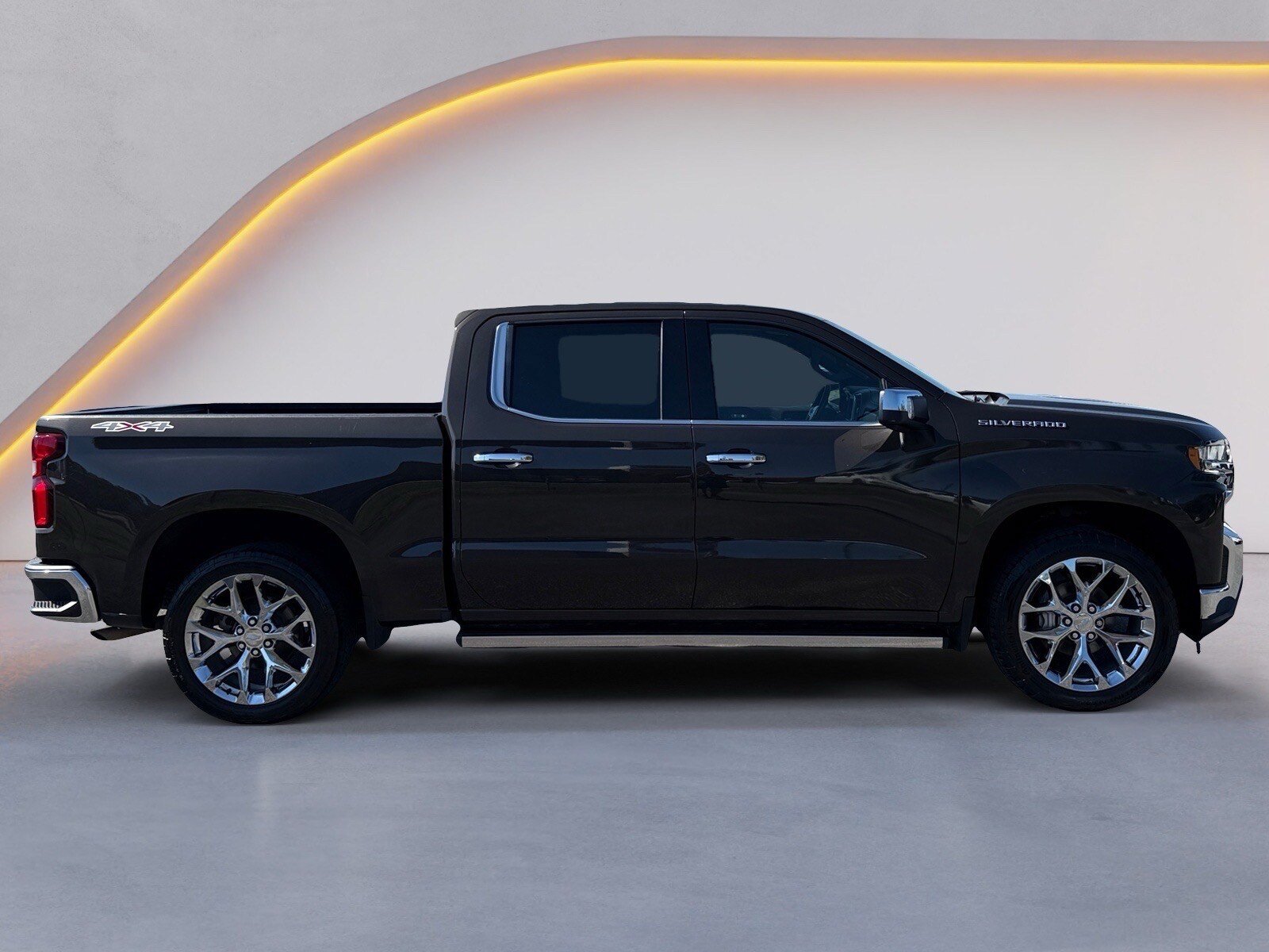 Used 2021 Chevrolet Silverado 1500 LTZ w/ LTZ Premium Package AWD/4WD image 2