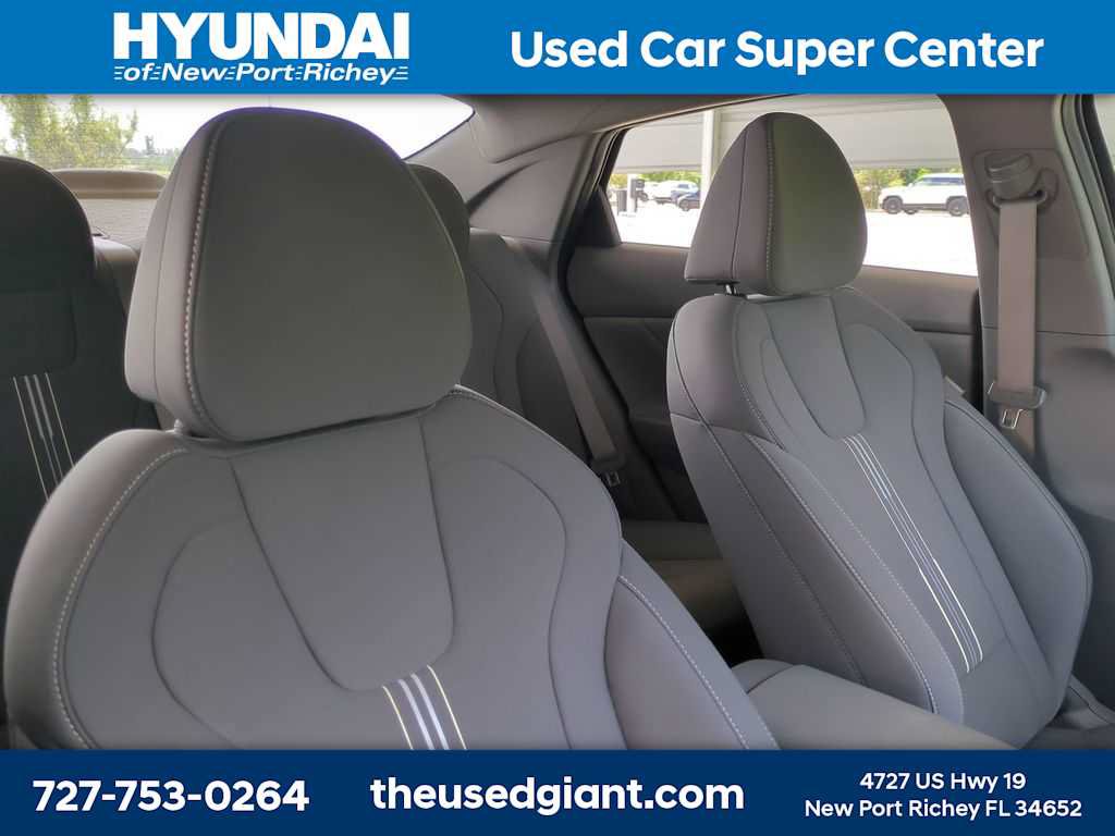 Certified 2023 Hyundai Elantra SEL FWD image 6