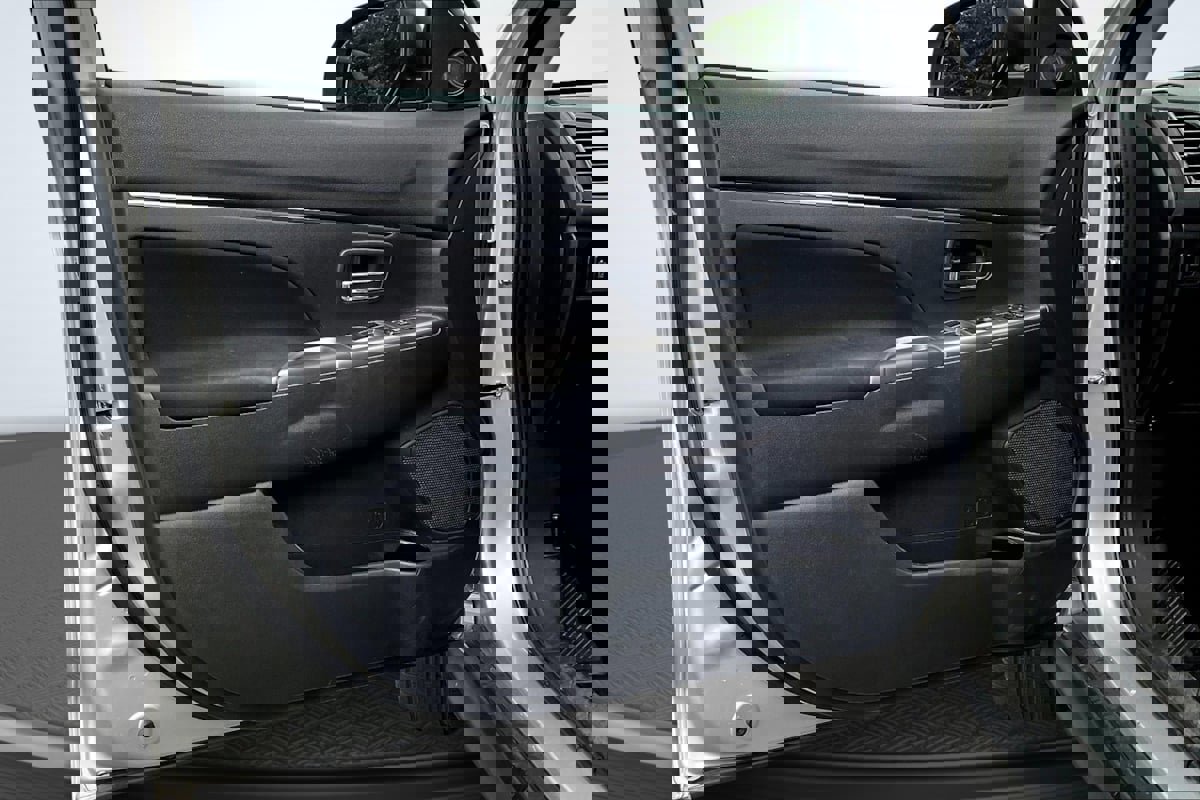 Used 2021 Mitsubishi Outlander Sport SE image 23