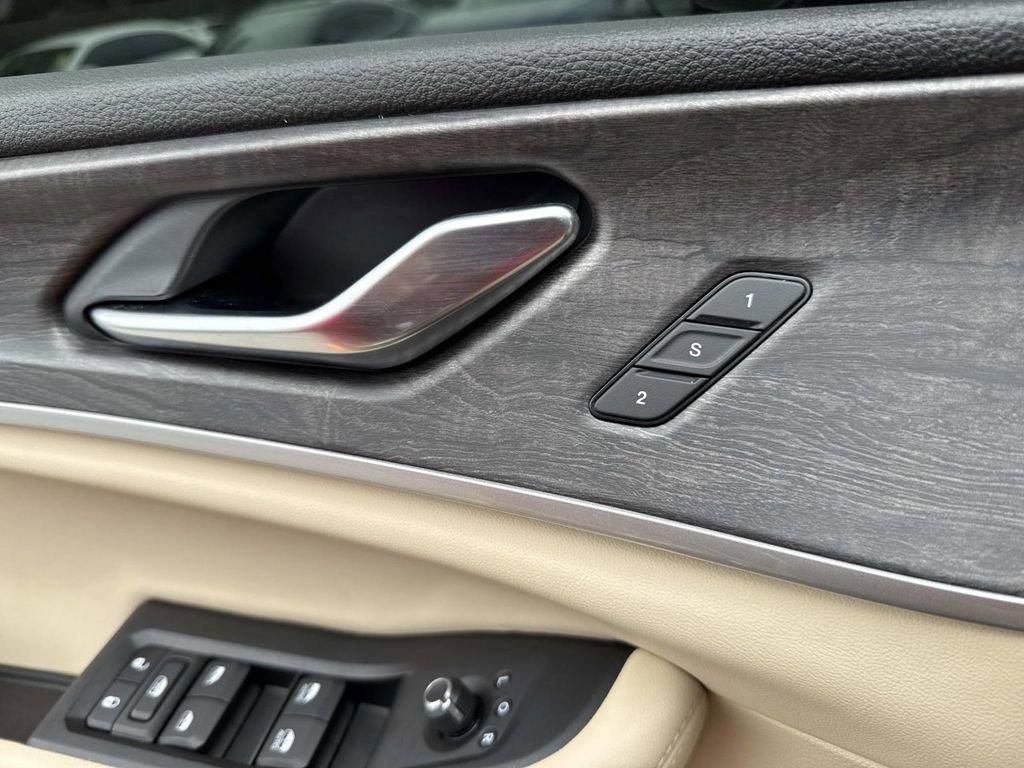 Used 2023 Jeep Grand Cherokee L Limited w/ Luxury Tech Group II image 24