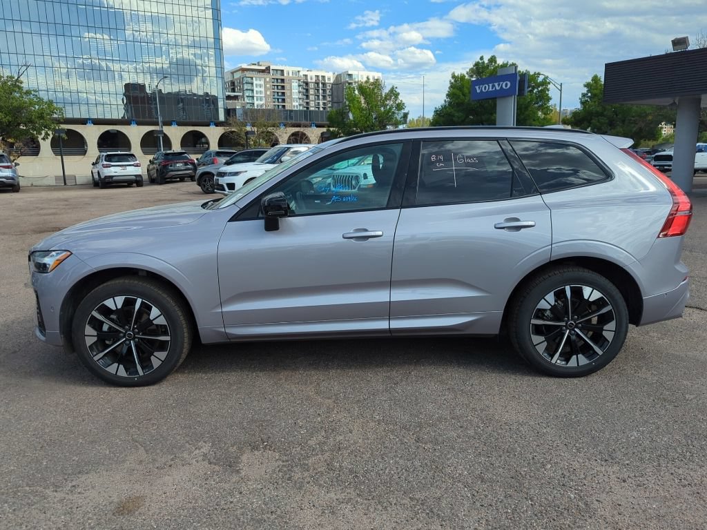 Used 2026 Volvo XC60 B5 Plus AWD/4WD image 4