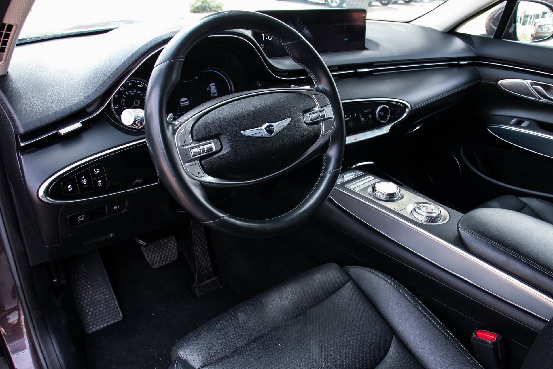 Used 2022 Genesis GV70 2.5T w/ Select Package image 9