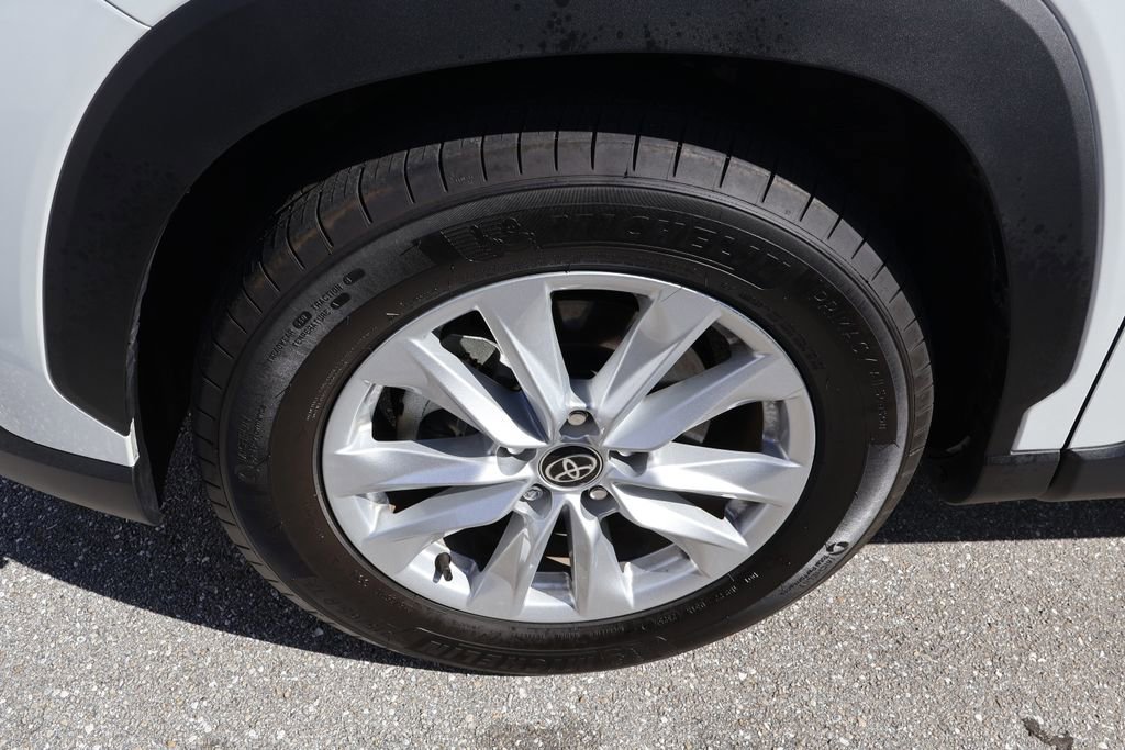 Used 2026 Toyota Corolla Cross LE FWD image 4