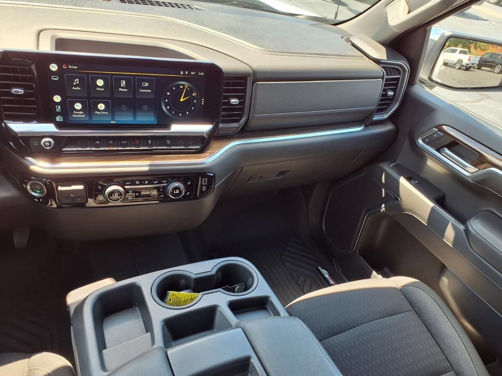 Used 2022 Chevrolet Silverado 1500 LT AWD/4WD image 4