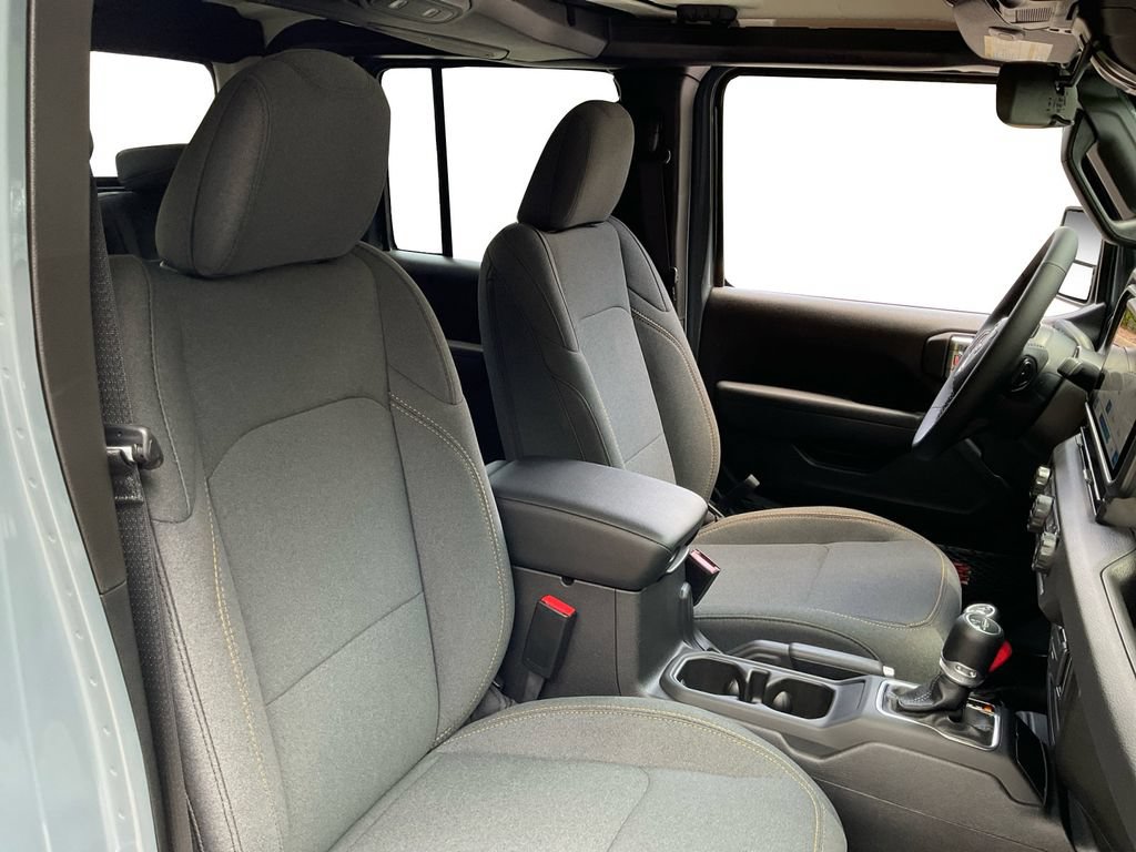 New 2025 Jeep Gladiator Sport AWD/4WD image 27