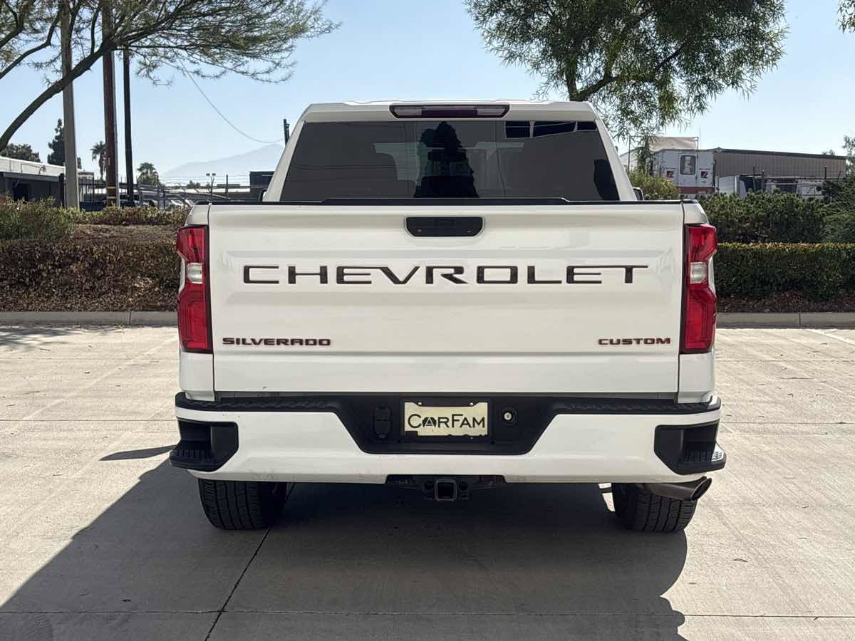 Used 2020 Chevrolet Silverado 1500 Custom w/ Custom Value Package RWD image 4