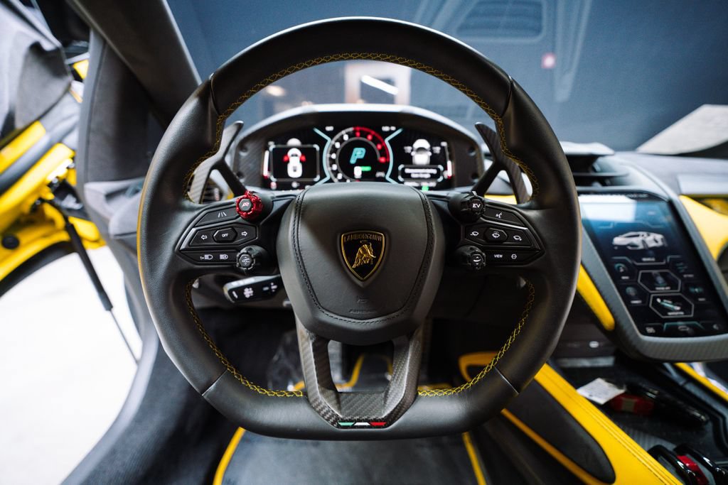 Used 2024 Lamborghini Revuelto AWD/4WD image 37