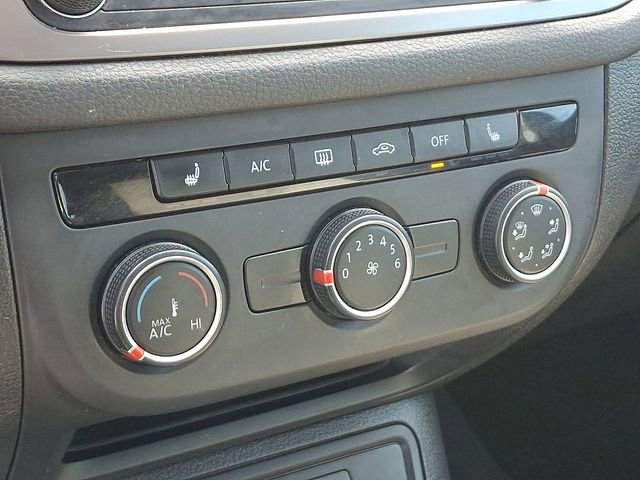 Used 2016 Volkswagen Tiguan S image 14