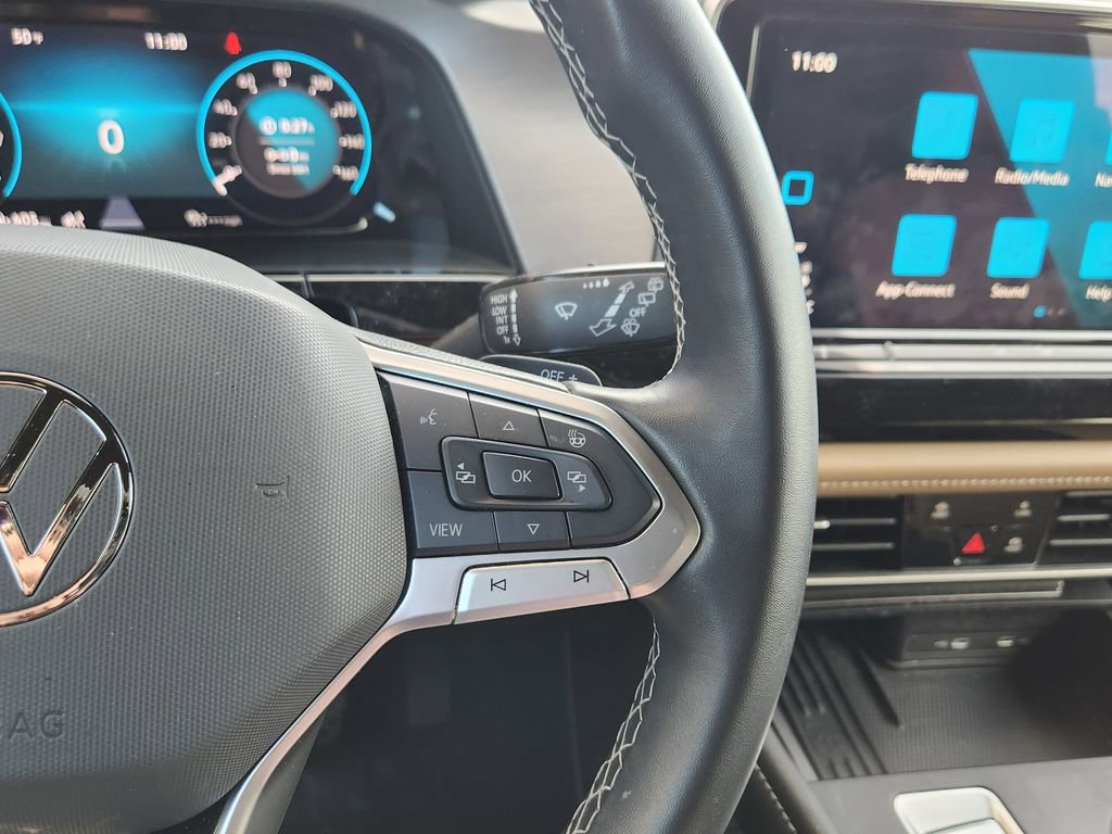 Used 2025 Volkswagen Atlas Cross Sport SE image 18