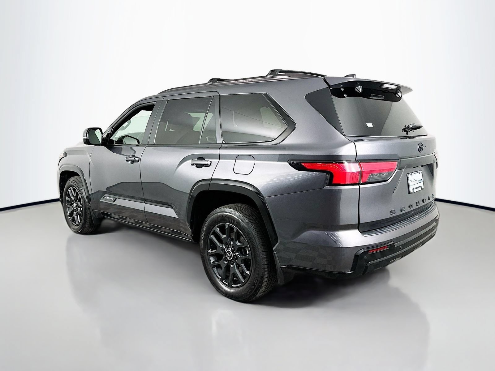 Certified 2024 Toyota Sequoia Platinum AWD/4WD image 5