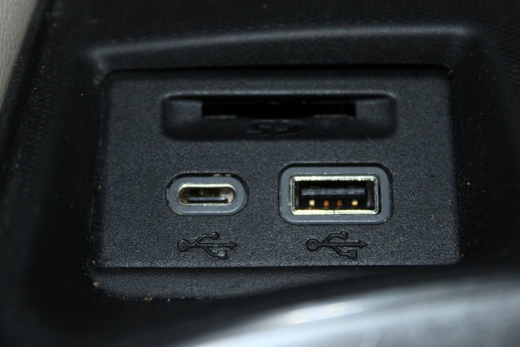 Used 2024 Buick Enclave Essence w/ Sport Touring Edition image 45