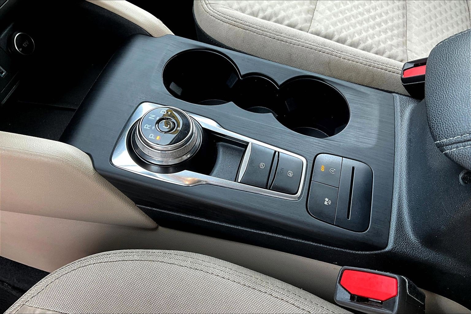 Used 2020 Ford Escape SE FWD image 18