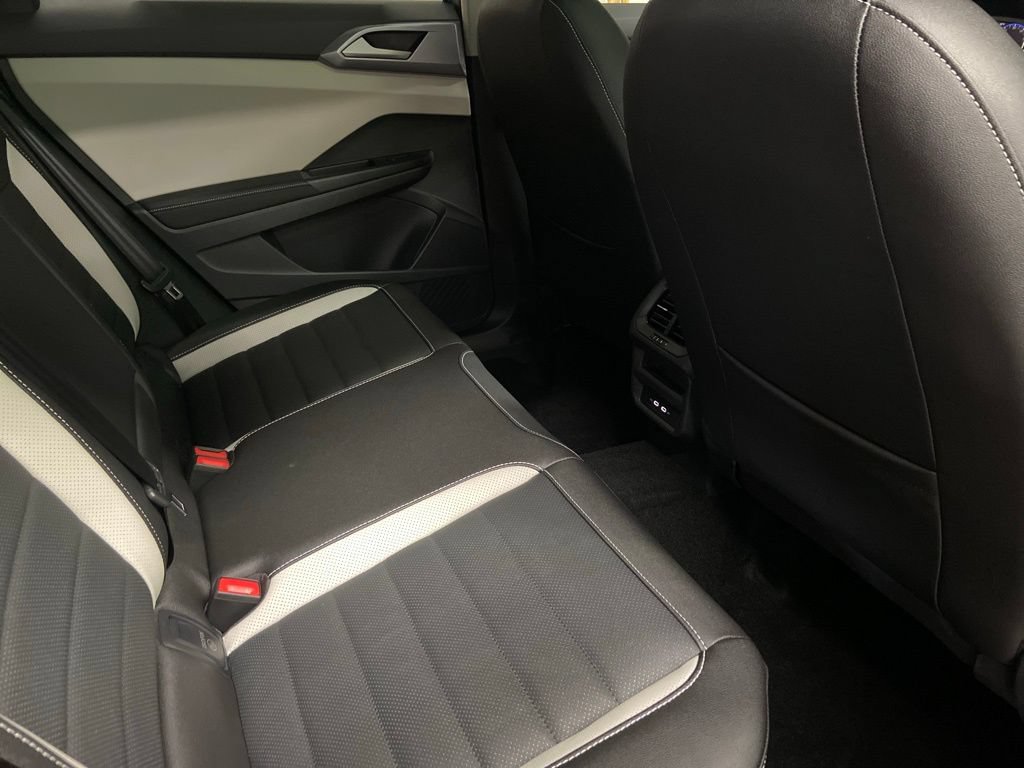 New 2026 Volkswagen Taos SEL AWD/4WD image 7