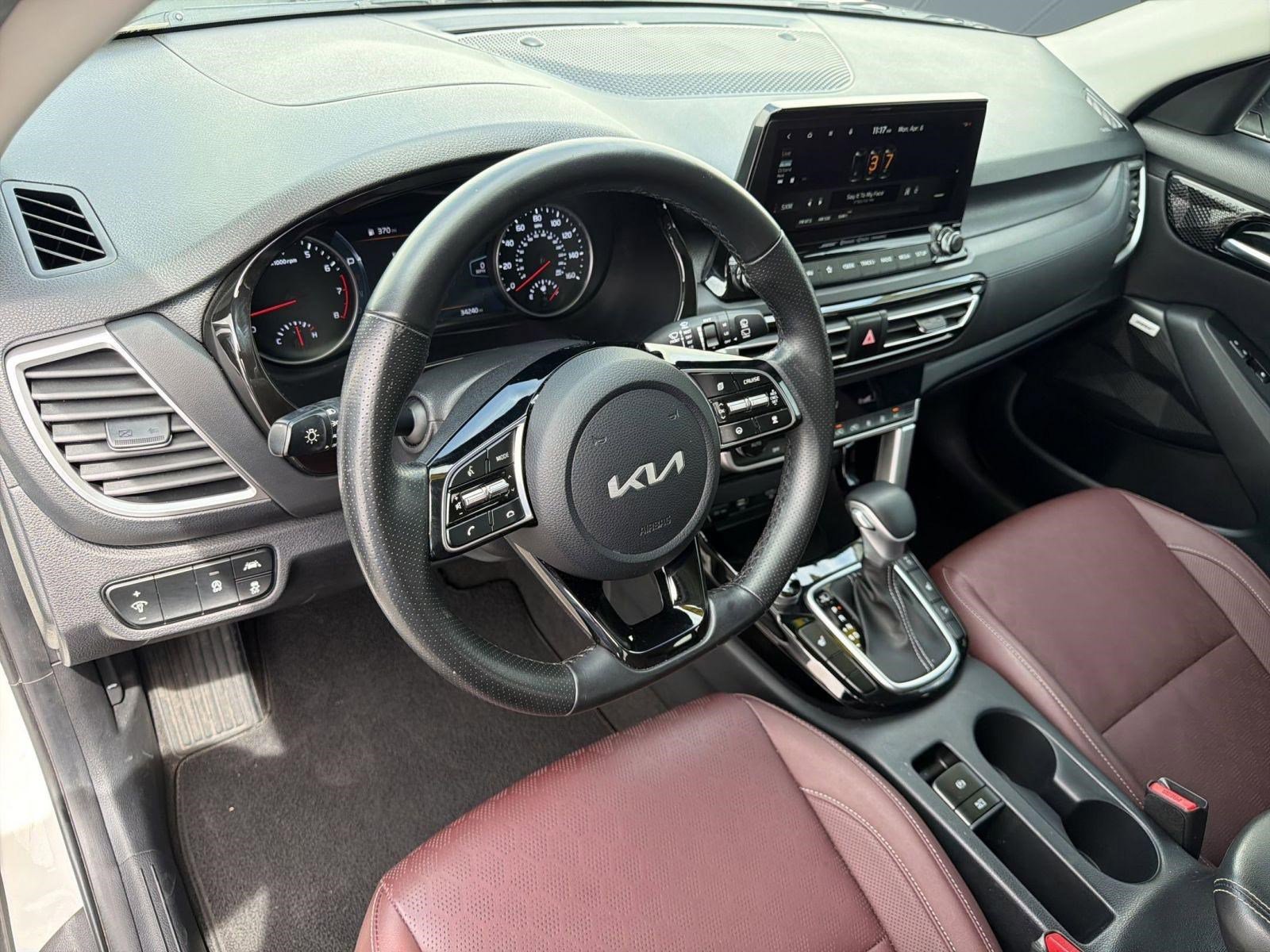 Used 2022 Kia Seltos SX w/ Sunroof Package AWD/4WD image 4