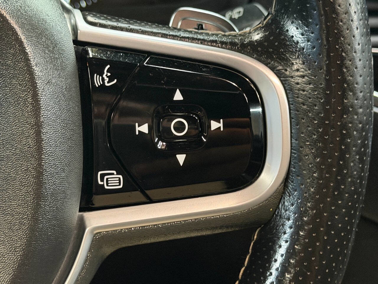Used 2019 Volvo XC90 T6 R-Design w/ Protection Package Premier image 39