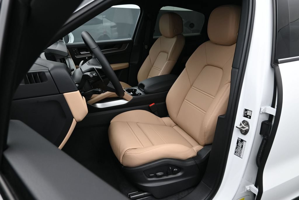 New 2026 Porsche Cayenne E-Hybrid Coupe AWD/4WD image 5