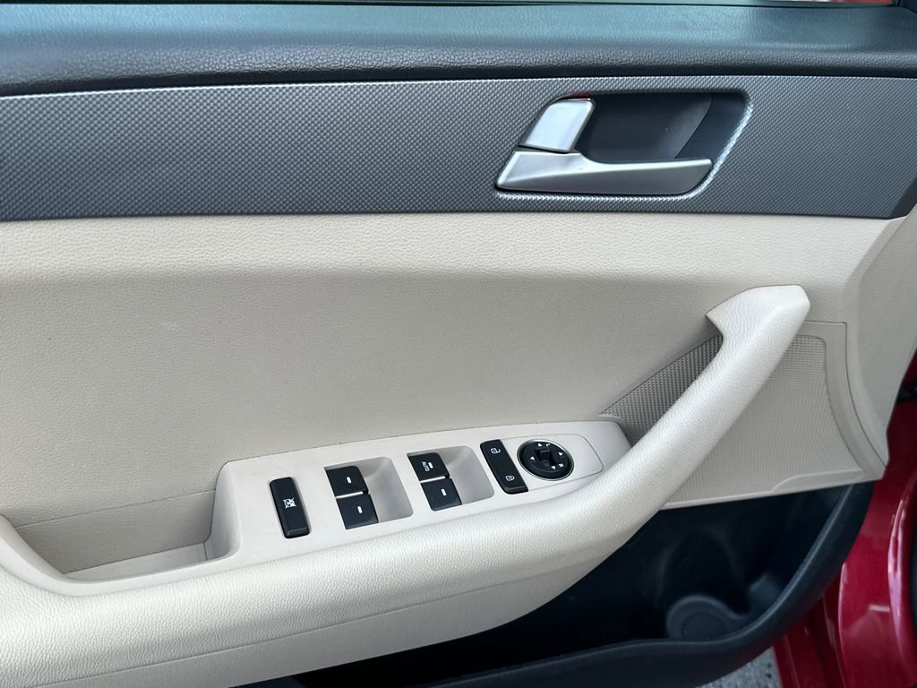 Used 2017 Hyundai Sonata SE FWD image 15