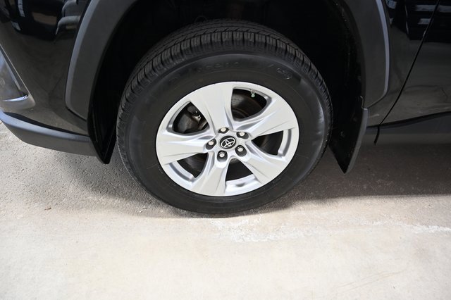 Used 2019 Toyota RAV4 LE image 29