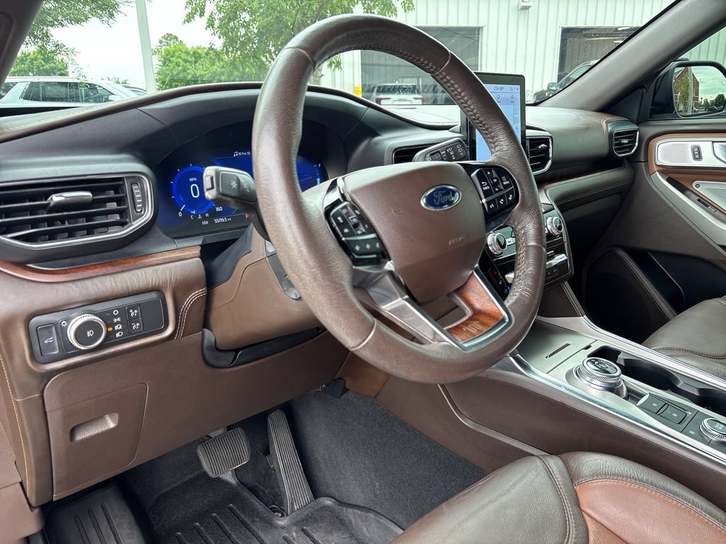 Used 2022 Ford Explorer King Ranch w/ Premium Technology Package AWD/4WD image 12