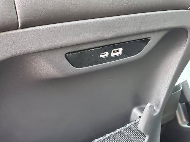 Used 2027 Chrysler Pacifica Select AWD/4WD image 24