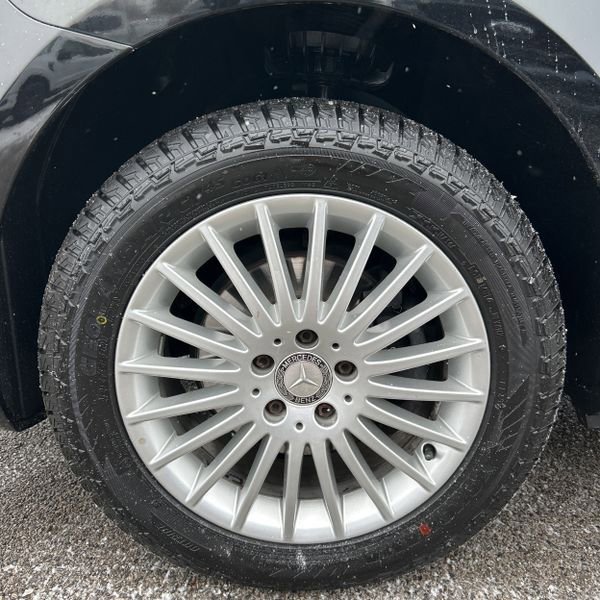 Used 2018 Mercedes-Benz Metris Passenger image 17