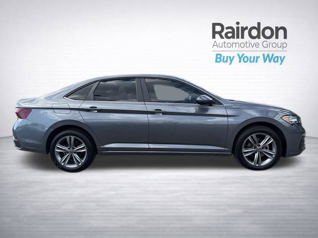 Used 2024 Volkswagen Jetta SE FWD image 8