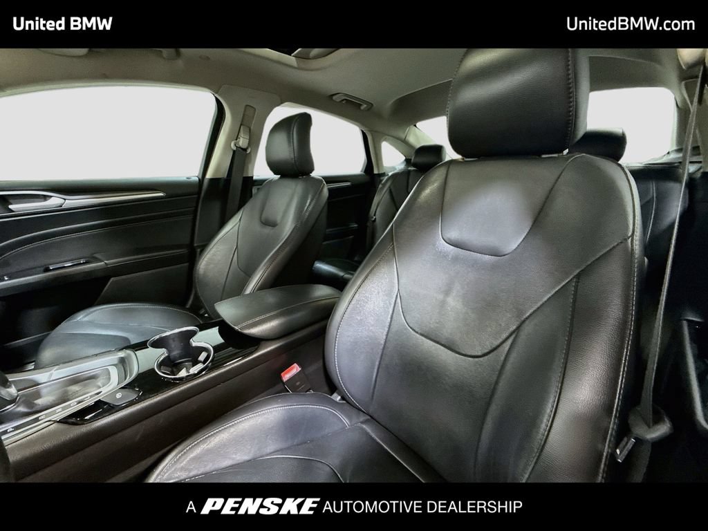 Used 2016 Ford Fusion Energi Titanium w/ Driver Assist Package FWD image 5